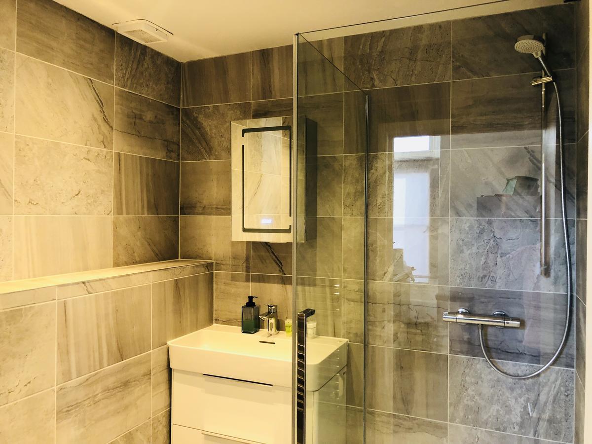 Spacious & Modern 2 Bed Apartment At Knightsbridge Londra Dış mekan fotoğraf